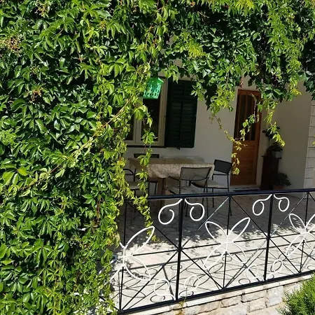 Appartamento Marija - 2 Bedrooms: A3 Bol. Island Brac