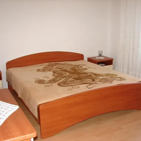 Marija - 2 Bedrooms: A3 Bol. Island Brac Bol